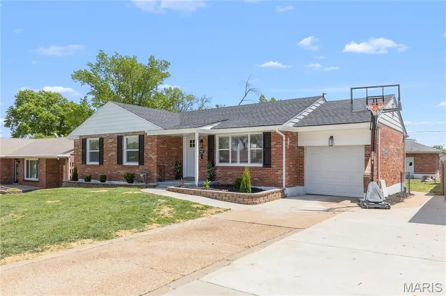 9442 Altonwood Drive, Saint Louis, MO 63136 - #3