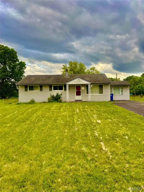 1020 Farmview Drive, Unincorporated, MO 63138
