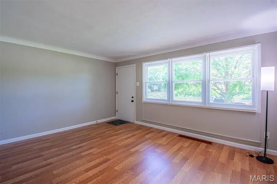 2087 Chambers Road, Saint Louis, MO 63136 - #3