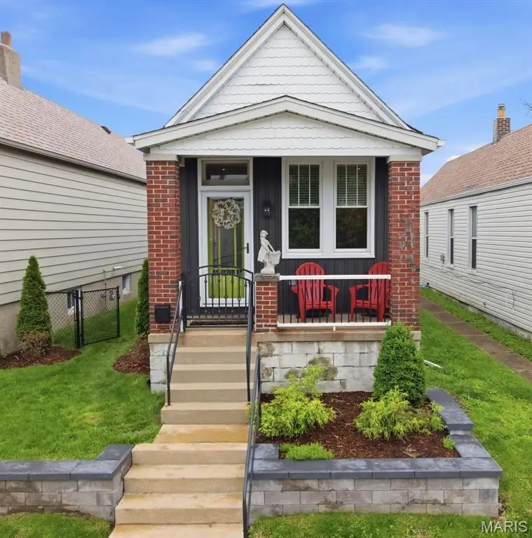 5310 Shaw Avenue, Saint Louis, MO 63110 - #1