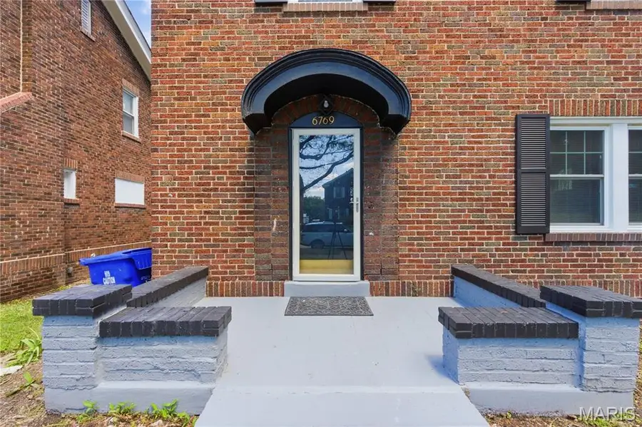 6769 Chamberlain Avenue, Saint Louis, MO 63130 - #3