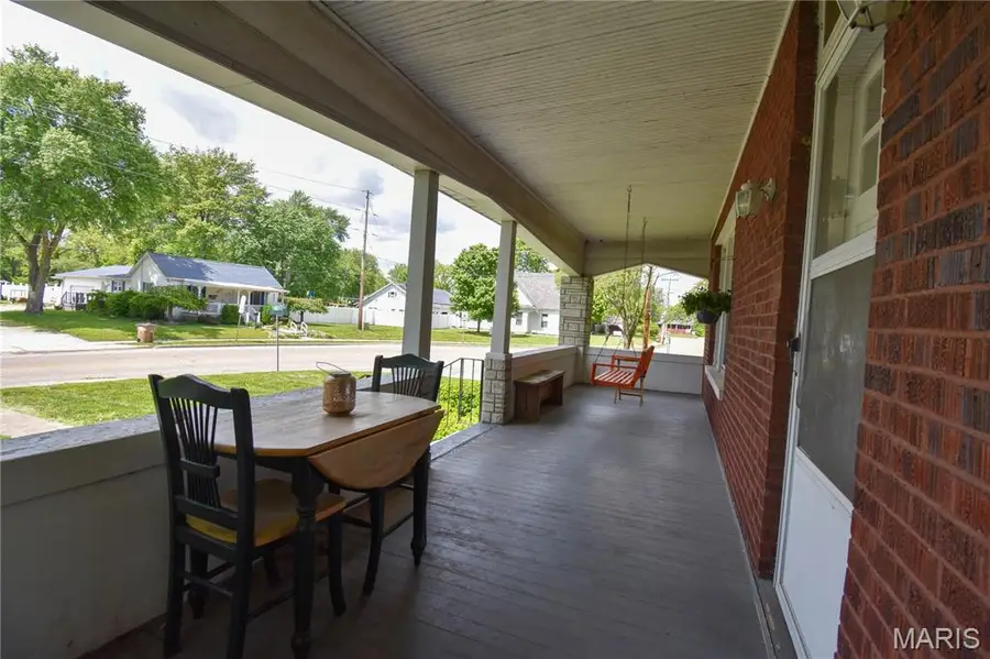 302 S Hackman Street, Staunton, IL 62088 - #3