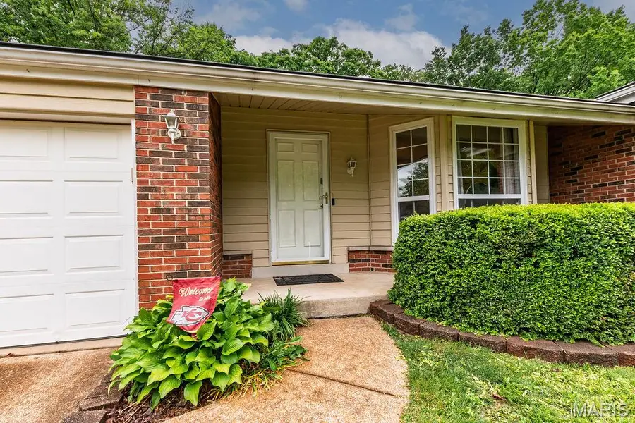 4477 Roadside Lane, Saint Louis, MO 63128 - #2