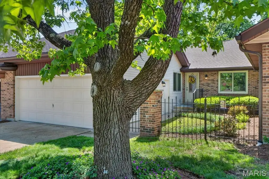 1262 Coral Bells Court, Saint Louis, MO 63146 - #2