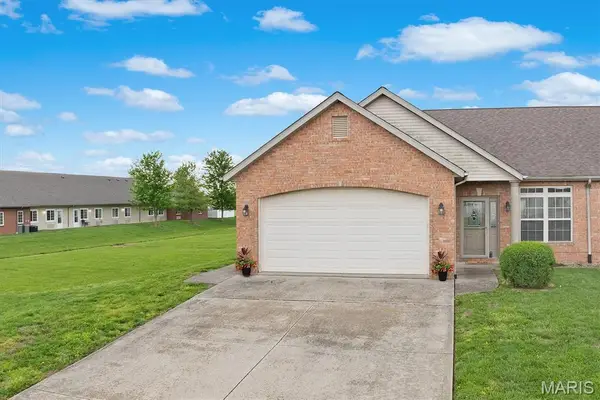 200 Field Crossing Drive #A, Highland, IL 62249