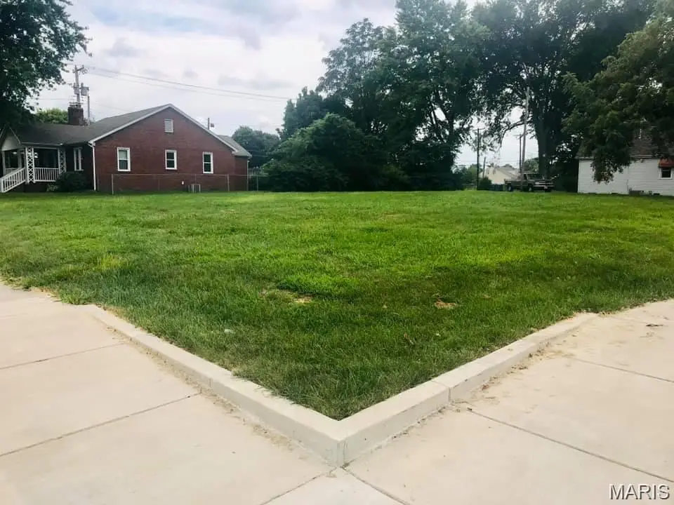 119 N Hesperia Street, Collinsville, IL 62234 - #1