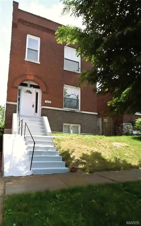 5456 Gravois Avenue, St Louis, MO 63116