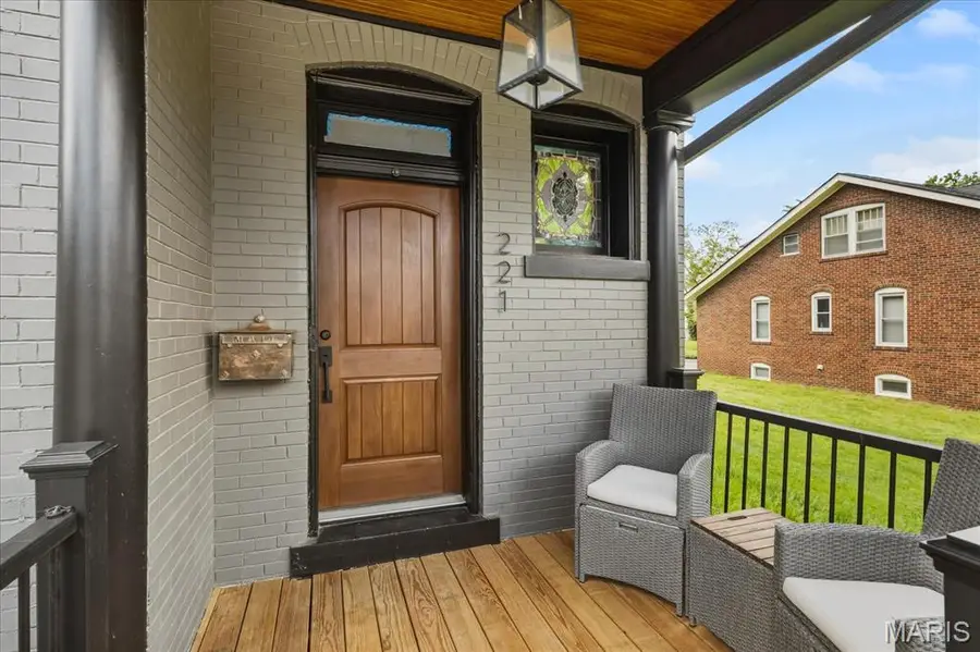 221 N Jackson Street, Belleville, IL 62220 - #2