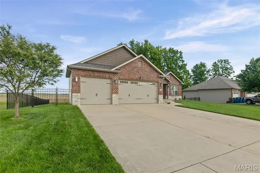 540 Glendale Drive, Troy, IL 62294 - #3