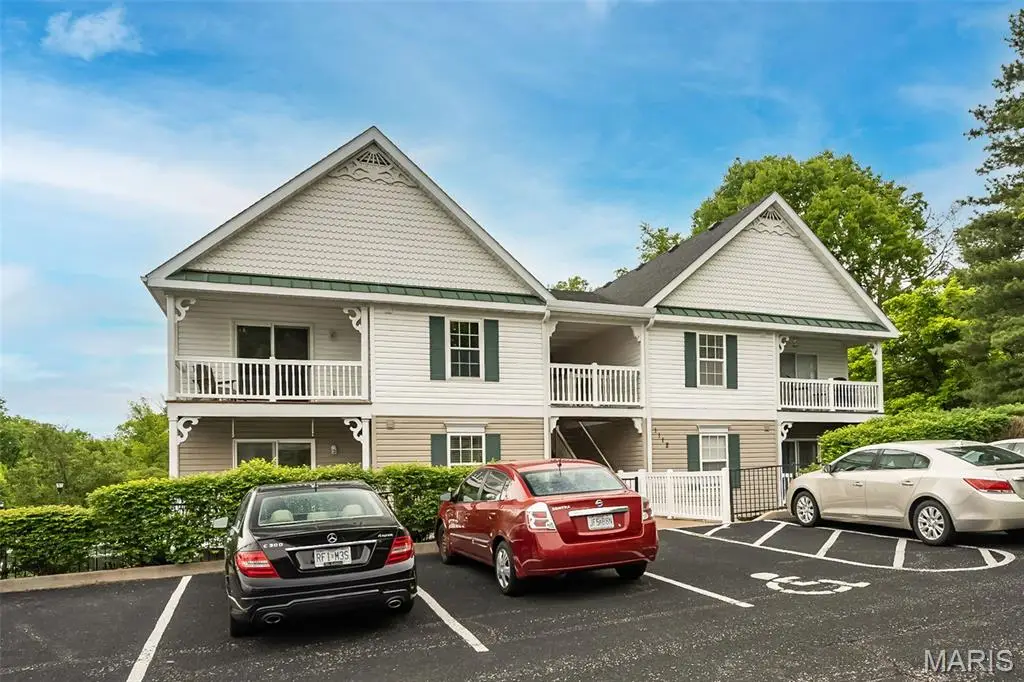 1112 Arbor Creek Drive #2D, Kirkwood, MO 63122 - #1
