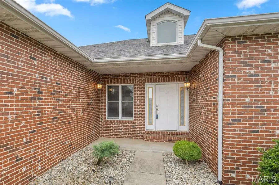 237 W Waters Edge Drive, Shiloh, IL 62221 - #2