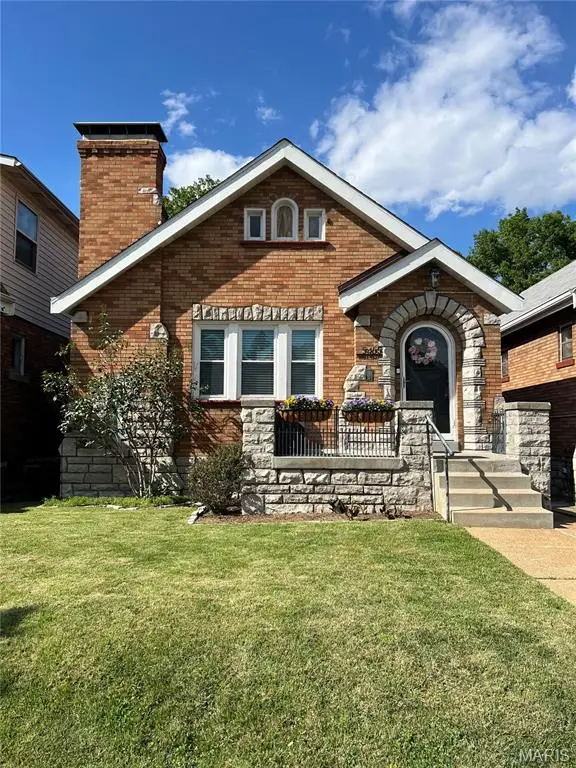 5455 Walsh Street, St Louis, MO 63109