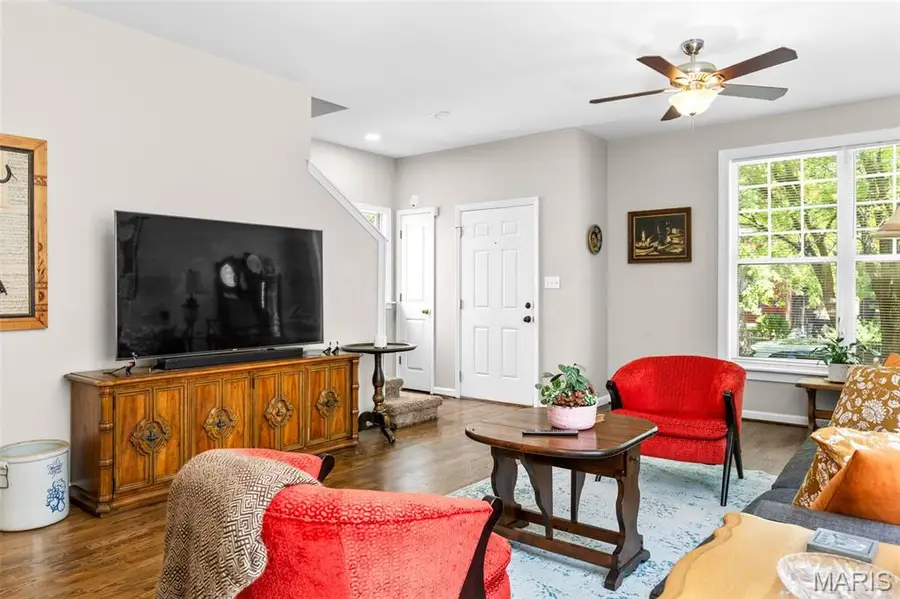 3421 Missouri Avenue, Saint Louis, MO 63118 - #2