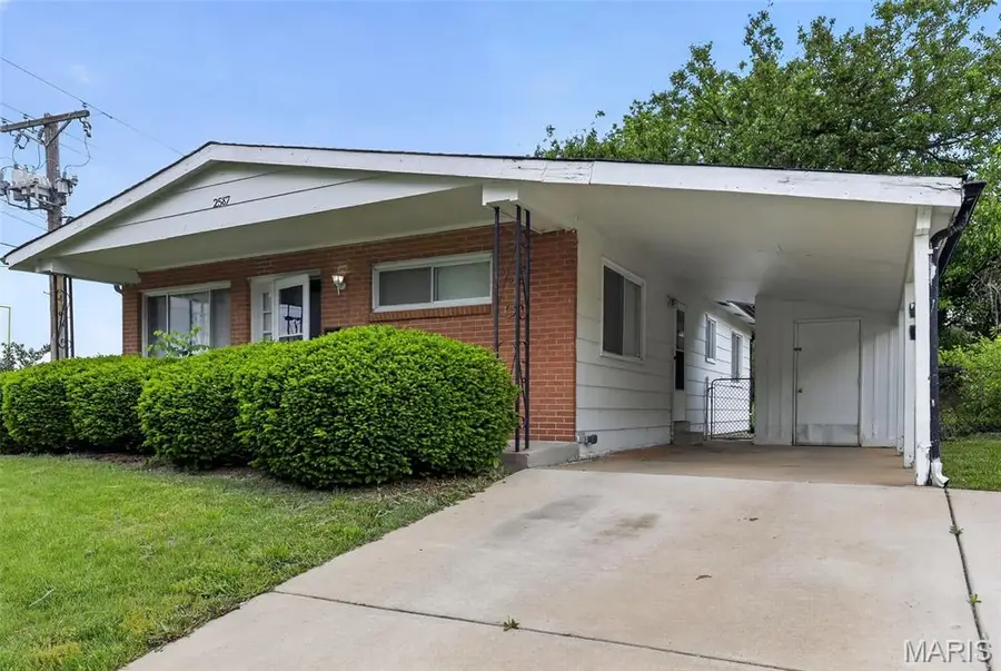 2587 Robley Drive, Saint Louis, MO 63136 - #2