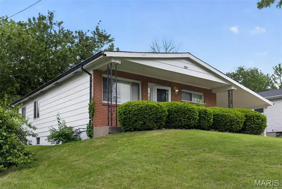 2587 Robley Drive, Saint Louis, MO 63136 - #3