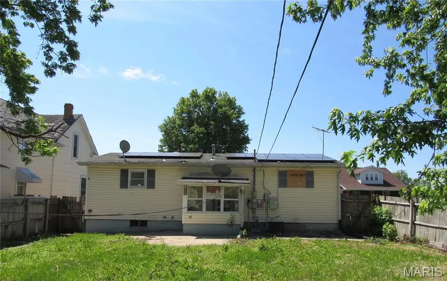 209 W 2nd South Street, Mount Olive, IL 62069 - #3