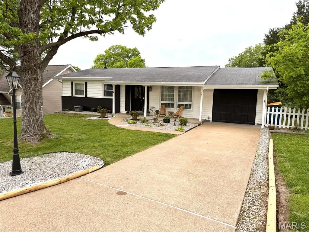 735 Hinder Drive, Saint Louis, MO 63125 - #1