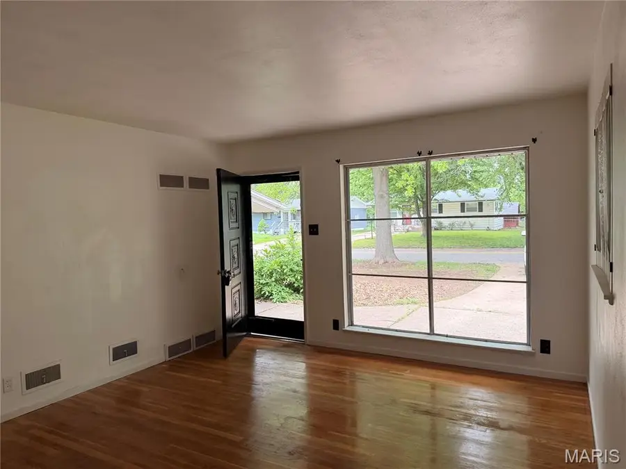 10436 Durness Drive, Saint Louis, MO 63137 - #3