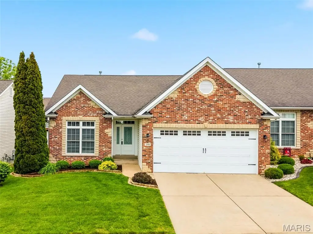 299 Glasgow Drive, Saint Charles, MO 63301 - #1