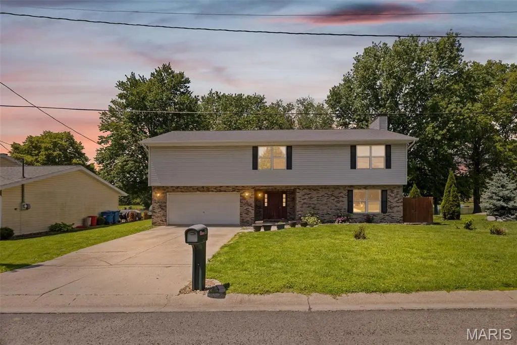 85 Sunray Drive, Highland, IL 62249 - #1