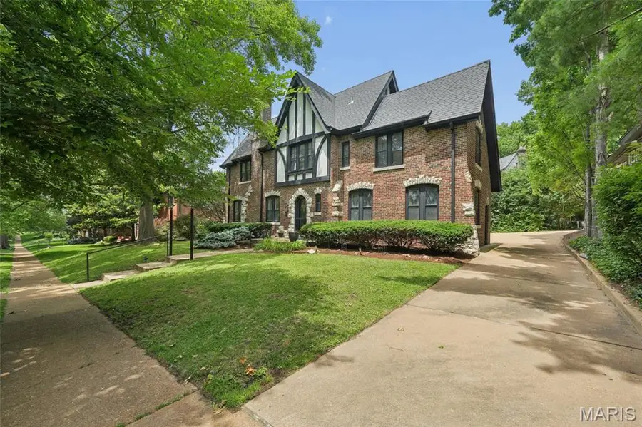 7407 York Drive, Clayton, MO 63105 - #2