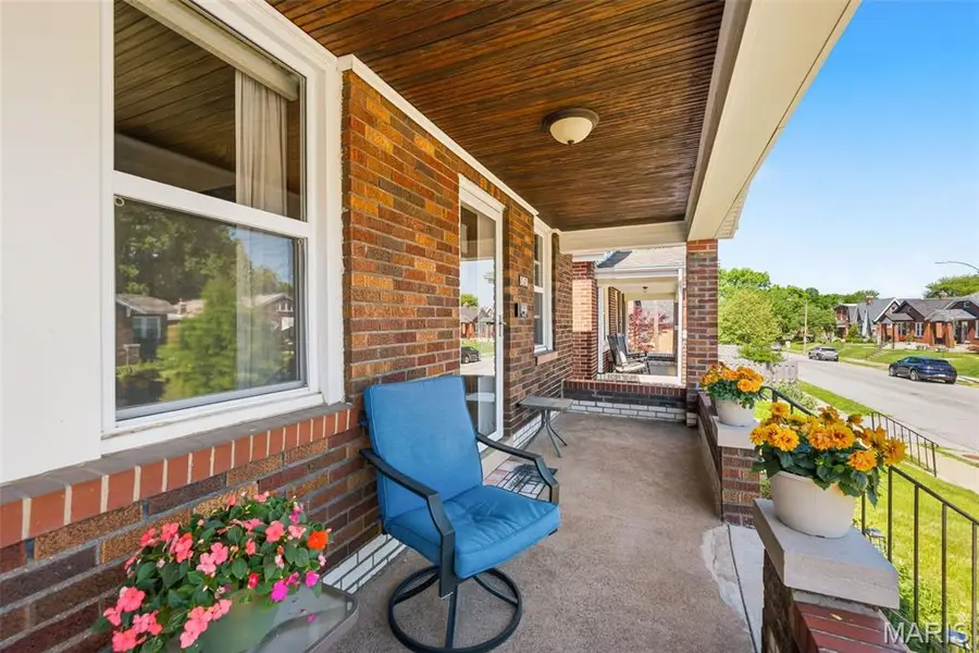 5454 Gresham Avenue, Saint Louis, MO 63109 - #3