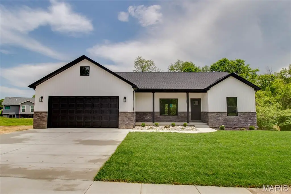 1041 Grafton Hills Drive, Grafton, IL 62037 - #1