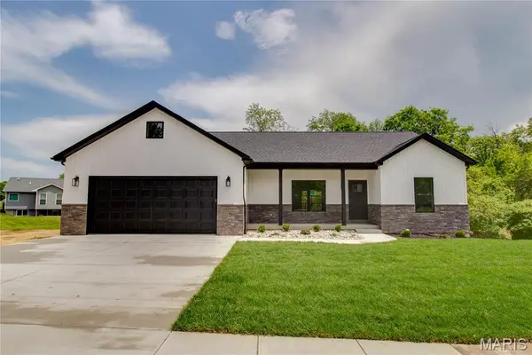 1041 Grafton Hills Drive, Grafton, IL 62037