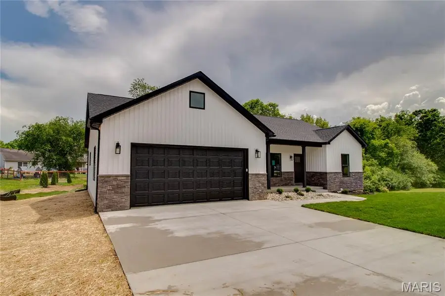 1041 Grafton Hills Drive, Grafton, IL 62037 - #3