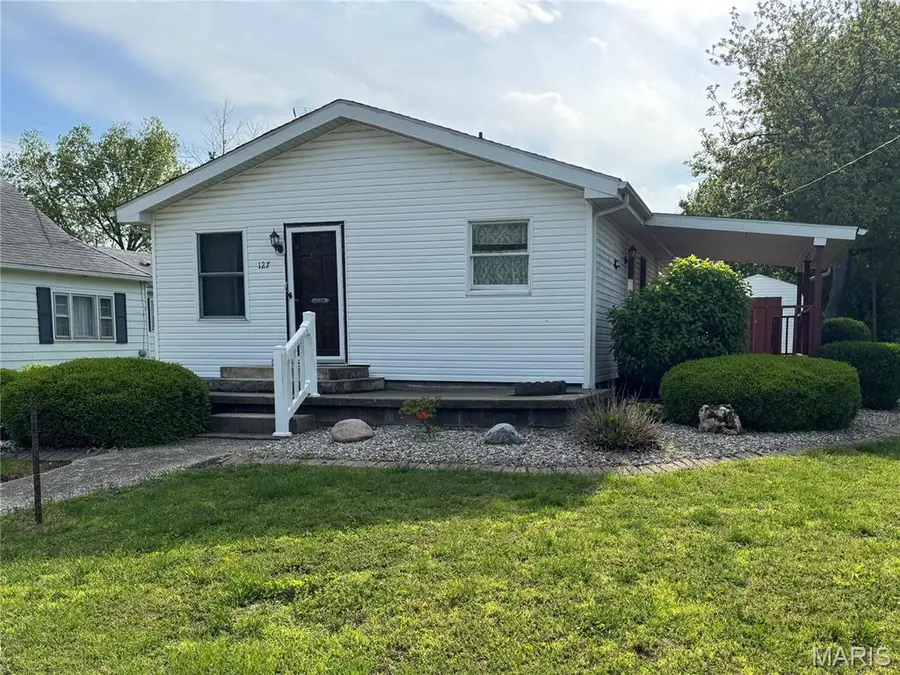 127 Hilton Avenue, Panama, IL 62077 - #2