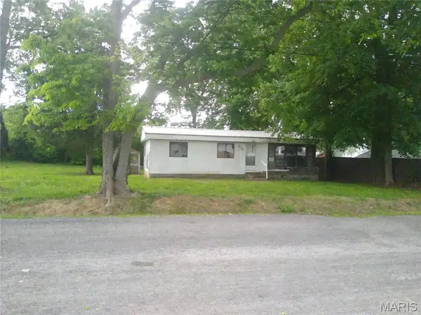 606 E College Street, Sparta, IL 62286