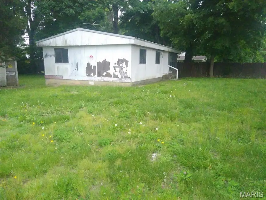 606 E College Street, Sparta, IL 62286 - #2