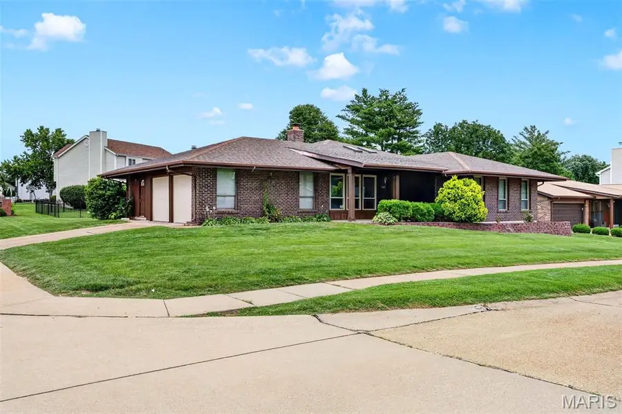 2549 Schnell Drive, Saint Louis, MO 63129 - #2