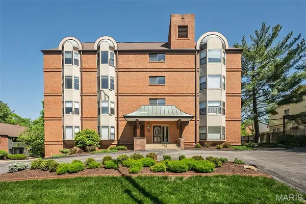 415 W Jefferson Avenue #301, Kirkwood, MO 63122