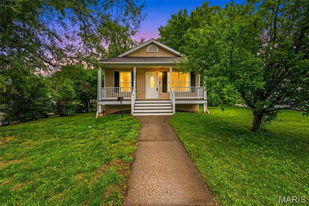 1904 N 5th Street, Saint Charles, MO 63301 - #1