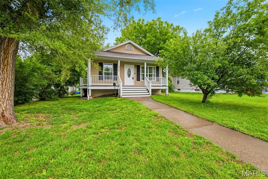 1904 N 5th Street, Saint Charles, MO 63301 - #2