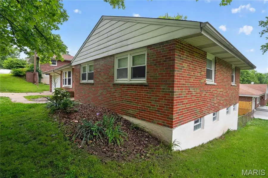 2443 Caverhill Drive, Saint Louis, MO 63136 - #2
