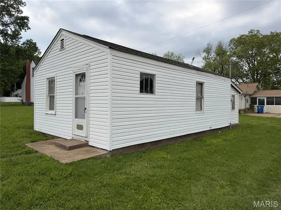 430 Tecumseh Street, Saint Charles, MO 63301 - #3