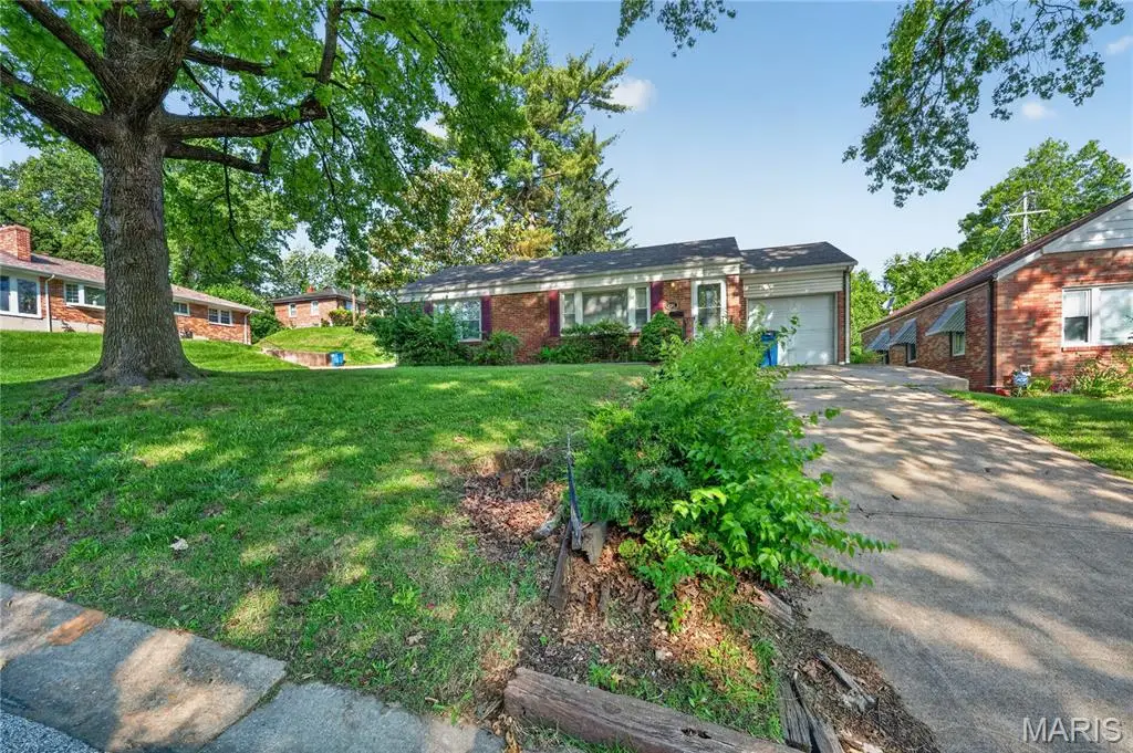 4701 Nelson Drive, Saint Louis, MO 63121 - #1