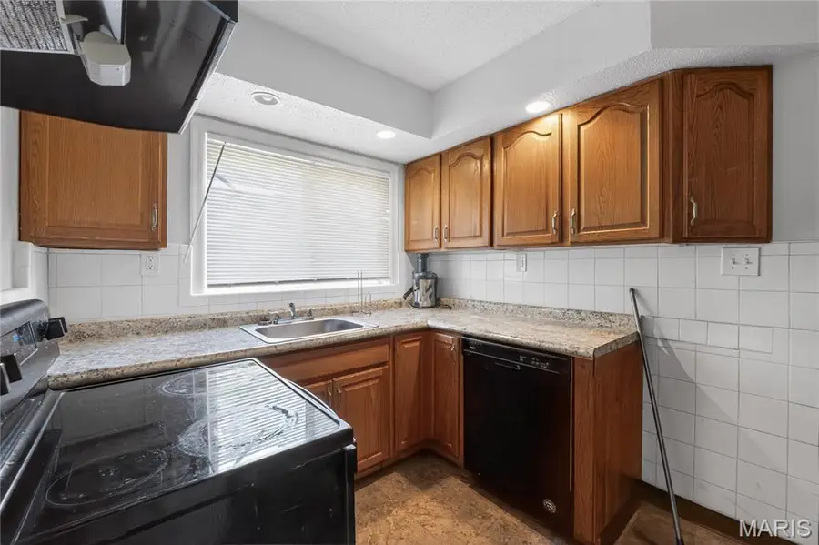 4701 Nelson Drive, Saint Louis, MO 63121 - #3