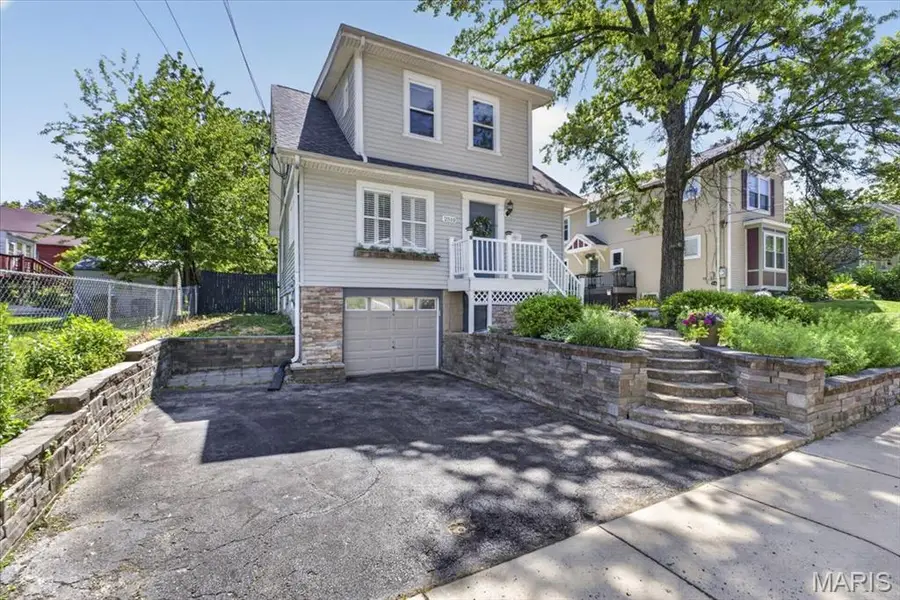 2510 Oakland Avenue, Saint Louis, MO 63143 - #2