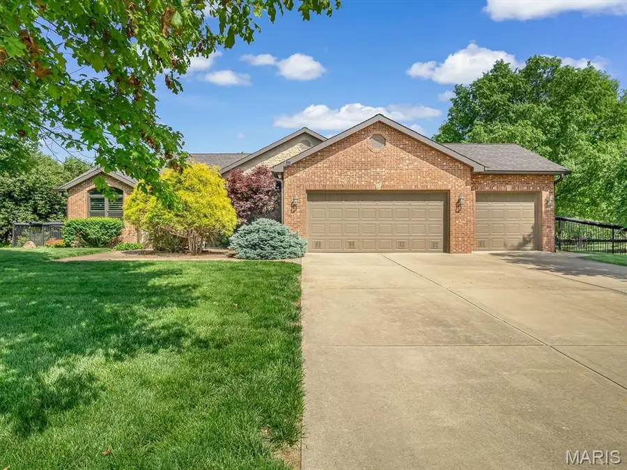 4192 Laurel Oak Lane, Smithton, IL 62285 - #3