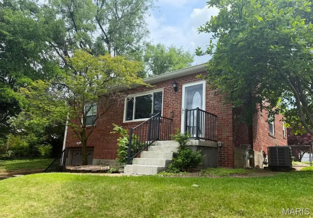 4114 Mcdonald Avenue, Saint Louis, MO 63116 - #1