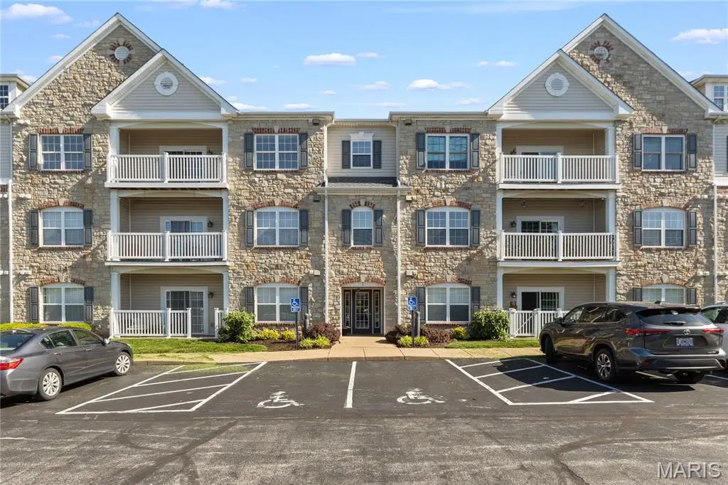 1 Monarch Trace Court #303, Chesterfield, MO 63017 - #1