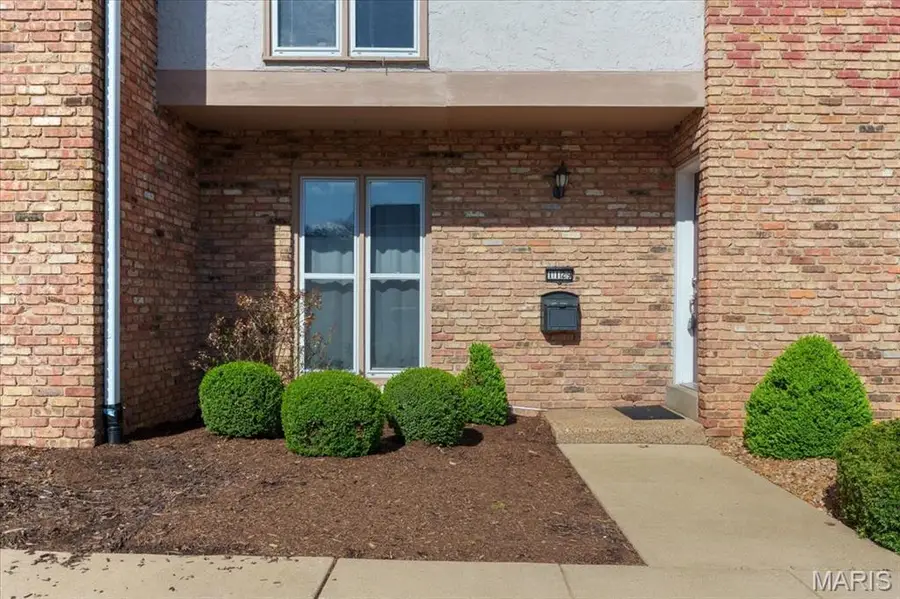 1129 Rue La Ville #1129, Creve Coeur, MO 63141 - #2