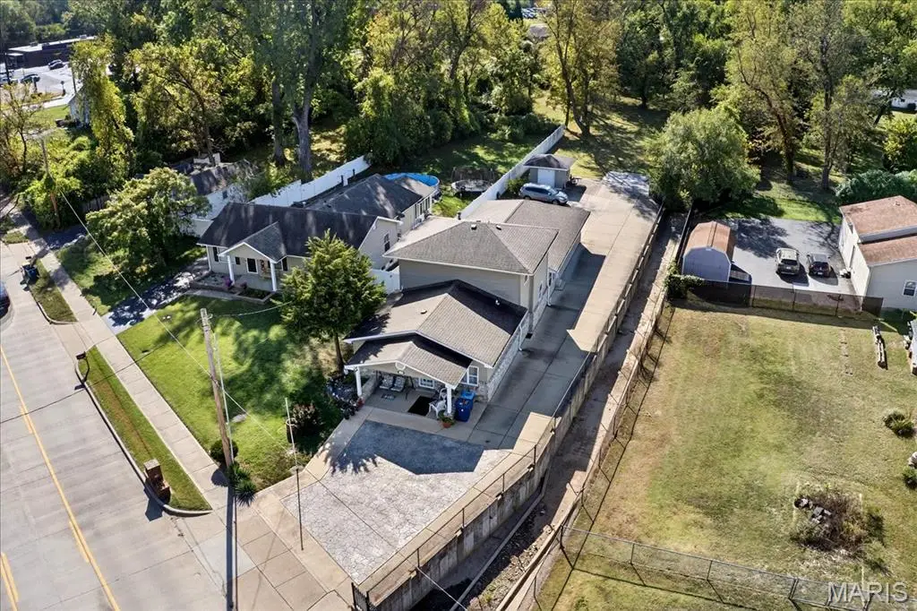 16 Midland Avenue, Maryland Heights, MO 63043 - #1