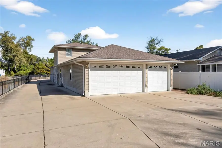 16 Midland Avenue, Maryland Heights, MO 63043 - #3