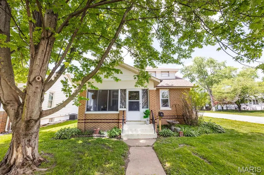 411 N Lincoln Avenue, O Fallon, IL 62269 - #2