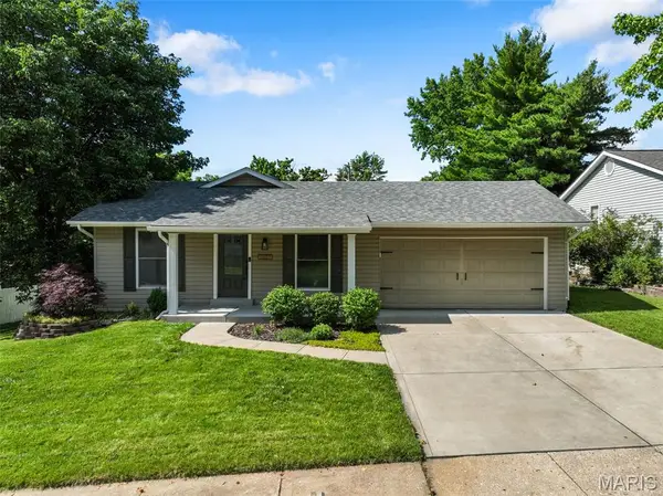 12123 Prestonpark Lane, St Louis, MO 63146
