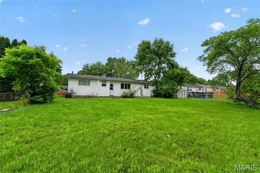 1055 Jackson Lane, Florissant, MO 63031 - #2